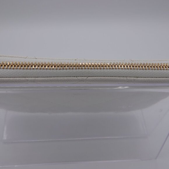 Chanel Small Quilted Caviar Leather Zipped Case White - Picture 3 of 9